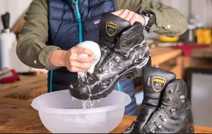 how to wash steel toe boots